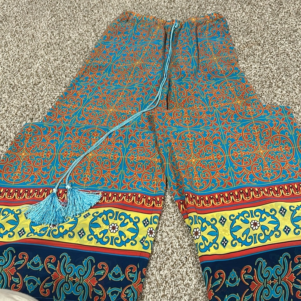 Women’s flowy pants
